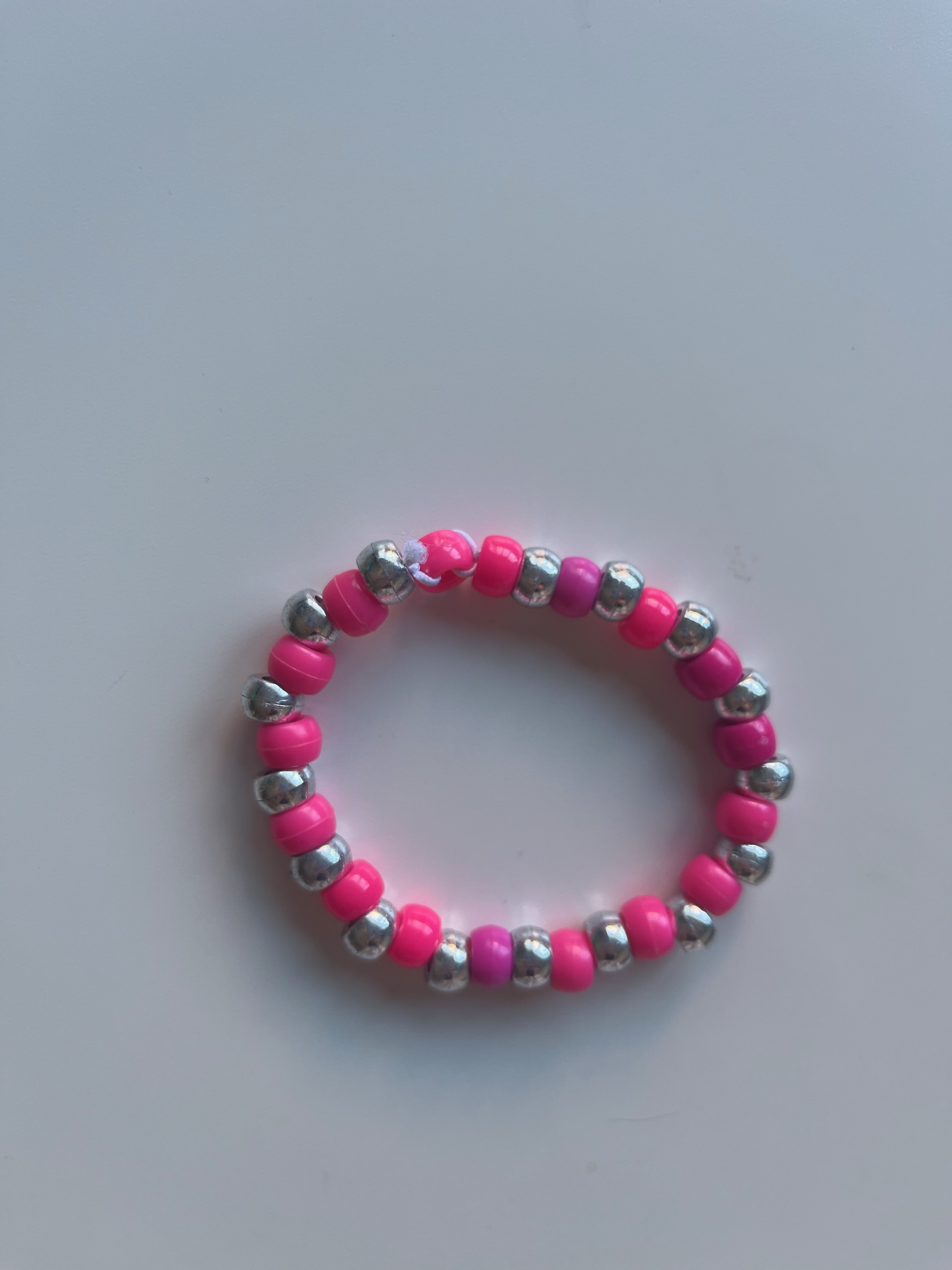 Armband 01 – handgjord skapelse av Alma och Emilia