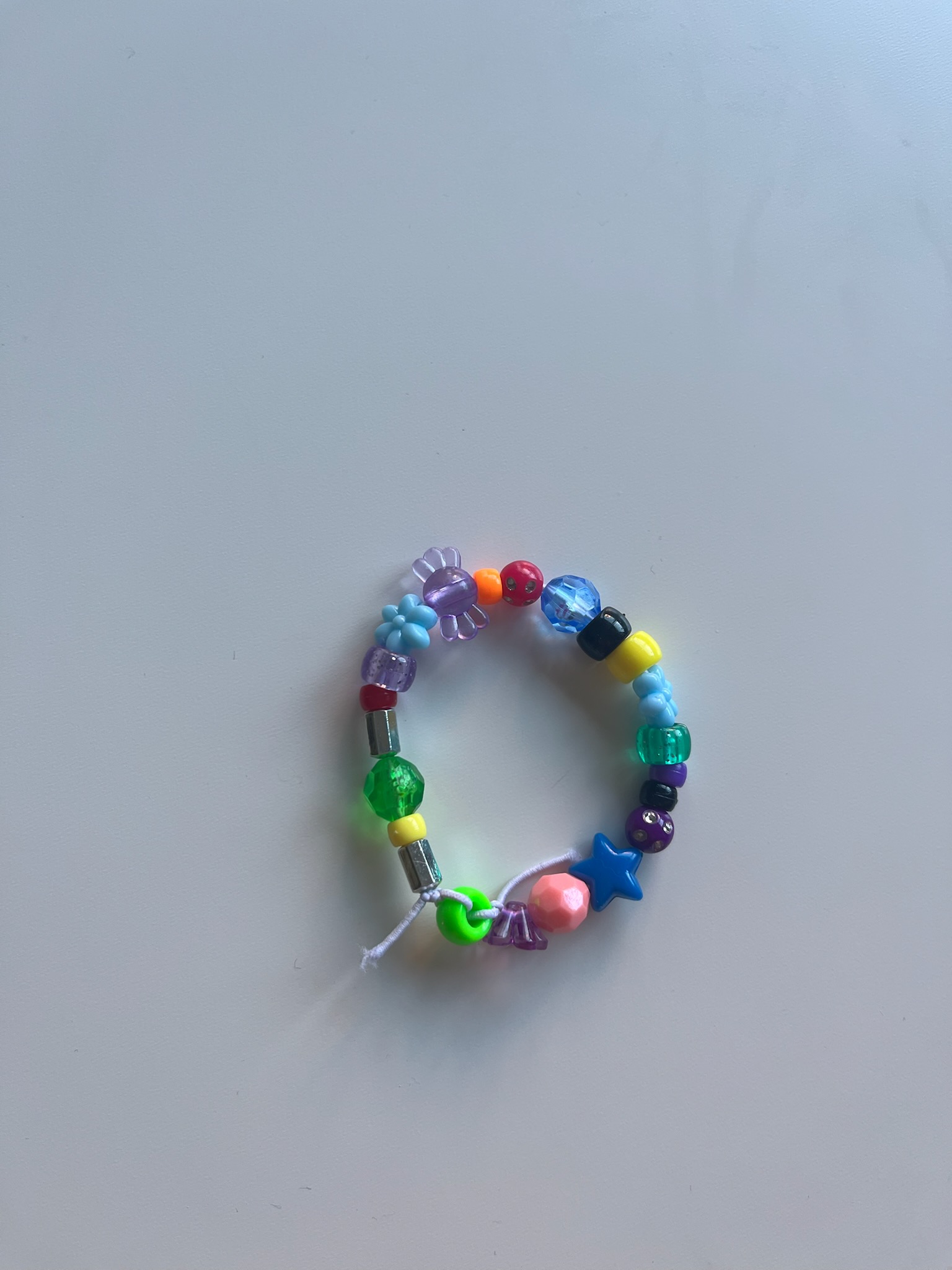 Armband 04 – handgjord skapelse av Alma och Emilia